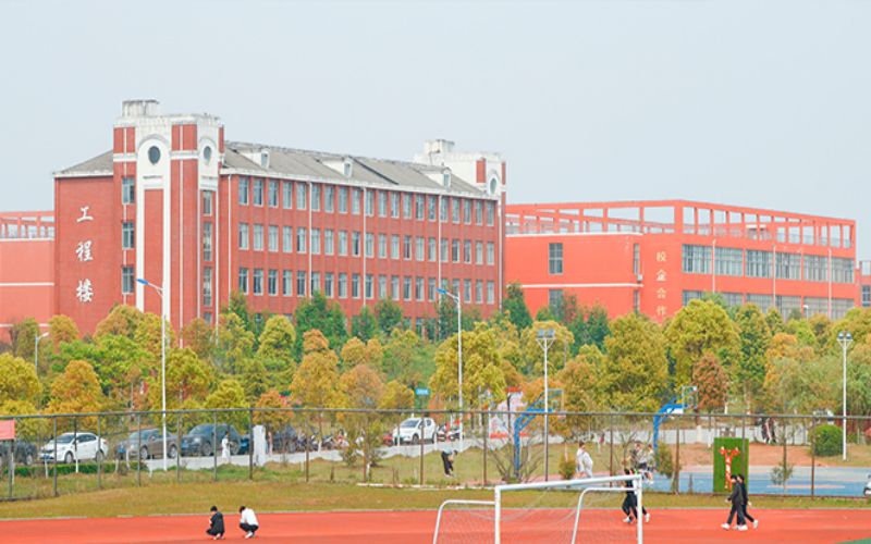 南昌职业大学校园风光图片