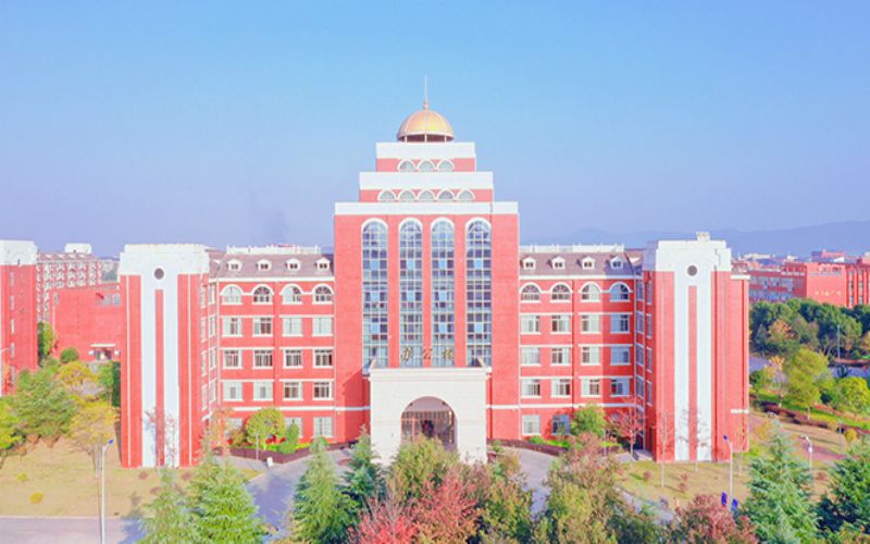 南昌职业大学校园风光图片